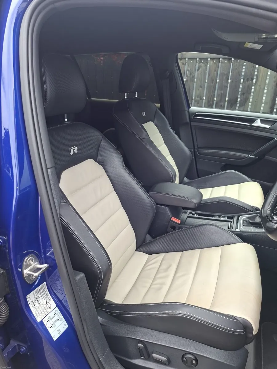 Golf R wagon launch edition - Image 6