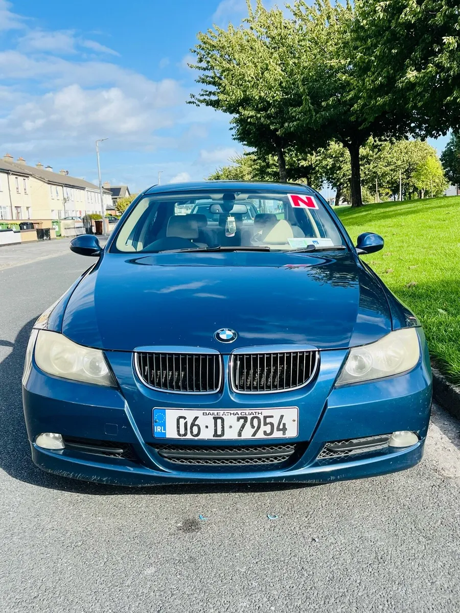 BMW 320 - Image 1