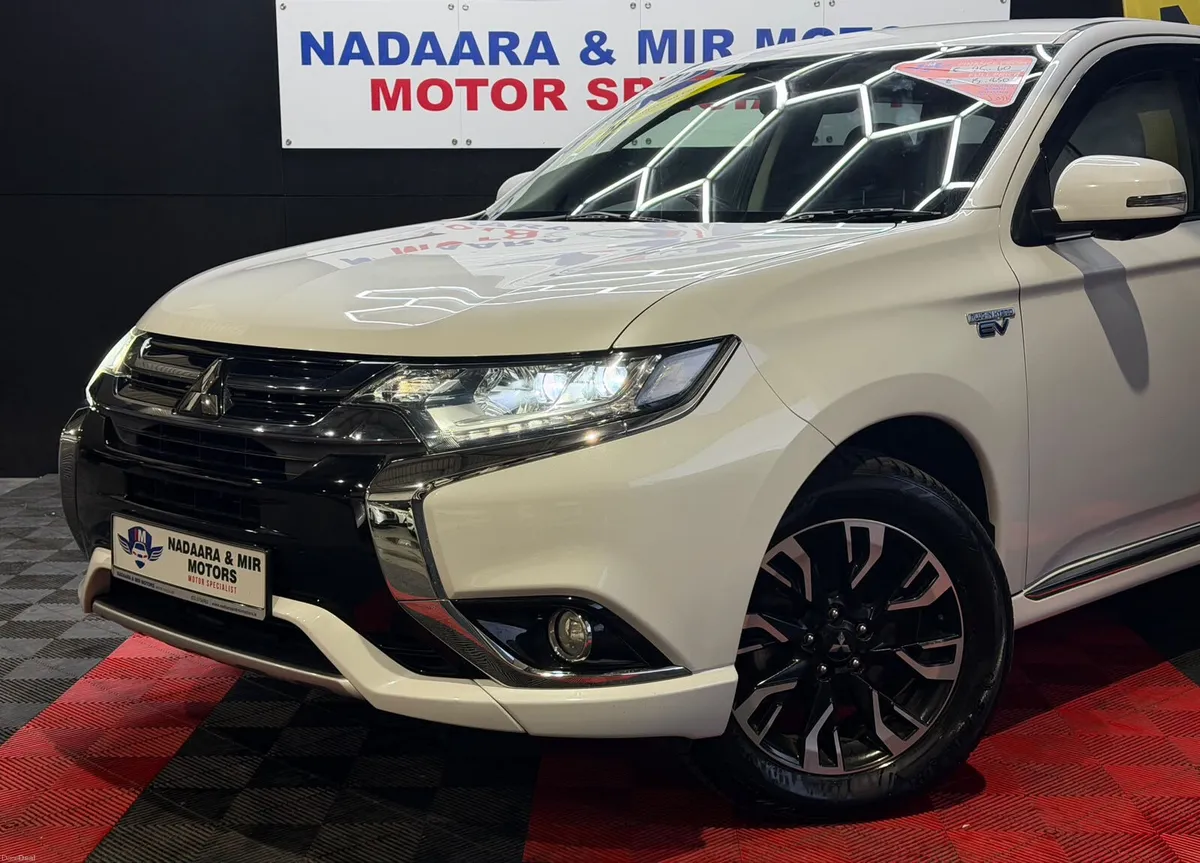 2016 MITSUBISHI OUTLANDER PHEV HYBRID PLUG IN AUTO - Image 3