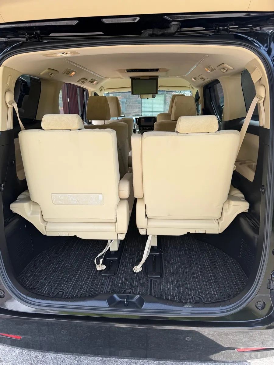 Toyota Alphard - Image 6