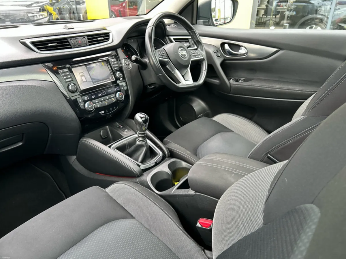 Nissan Qashqai 1.5 SV PREMIUM LED SS 18 4DR - Image 2