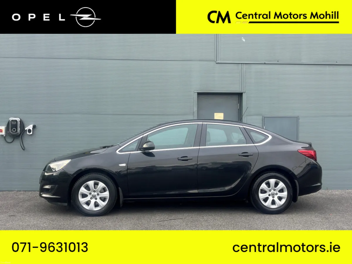 Opel Astra SALOON 1.6 CDTI 110PS 4DR * Finance Arr - Image 2