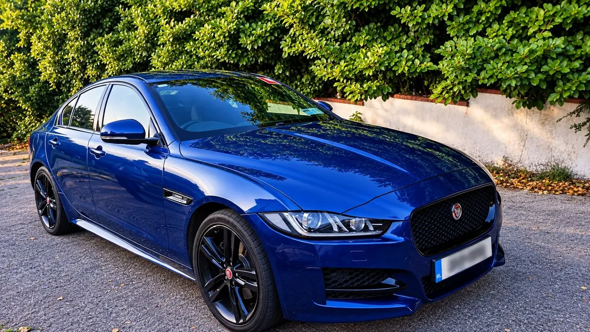 Jaguar XE 2015 - Image 2