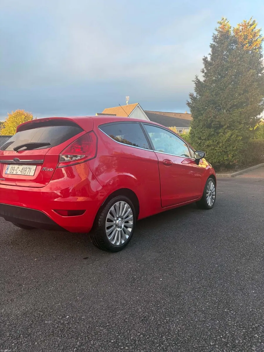 Ford fiesta - Image 5
