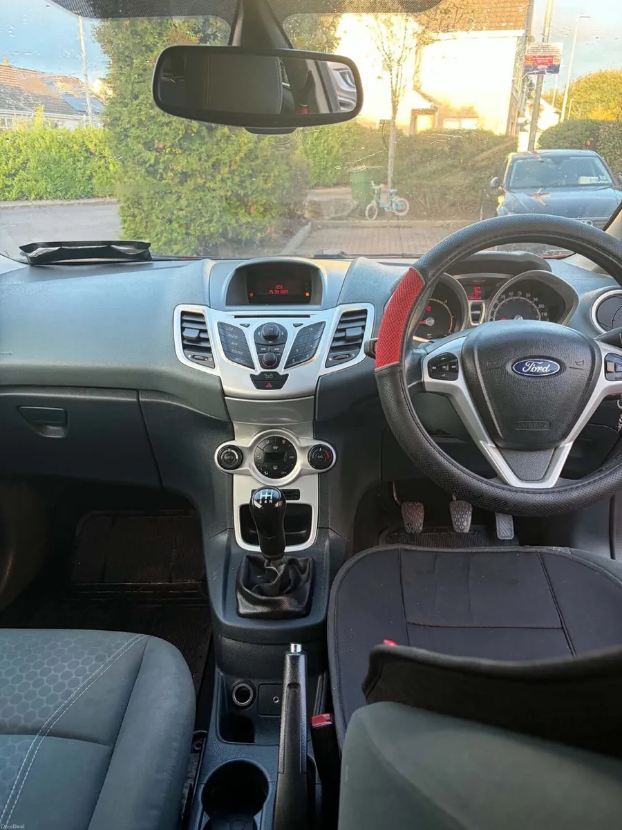 Ford fiesta - Image 2