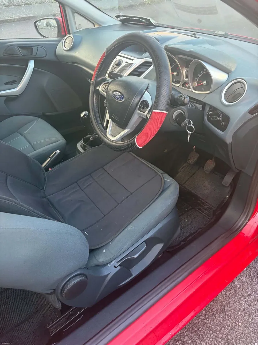 Ford fiesta - Image 4