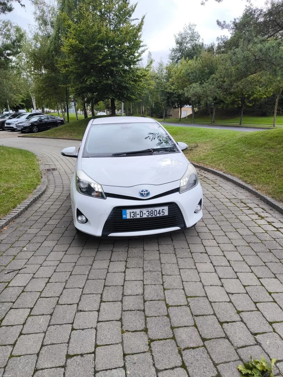 2013 Toyota Yaris Hybrid Automatic | Push Start - Image 4