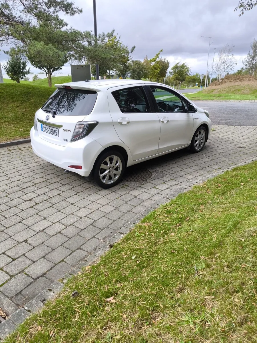 2013 Toyota Yaris Hybrid Automatic | Push Start - Image 6