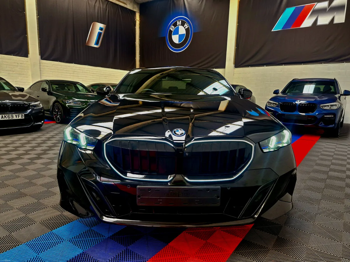 232 I5 40 M SPORT PRO (HIGH SPEC MODEL) - Image 2