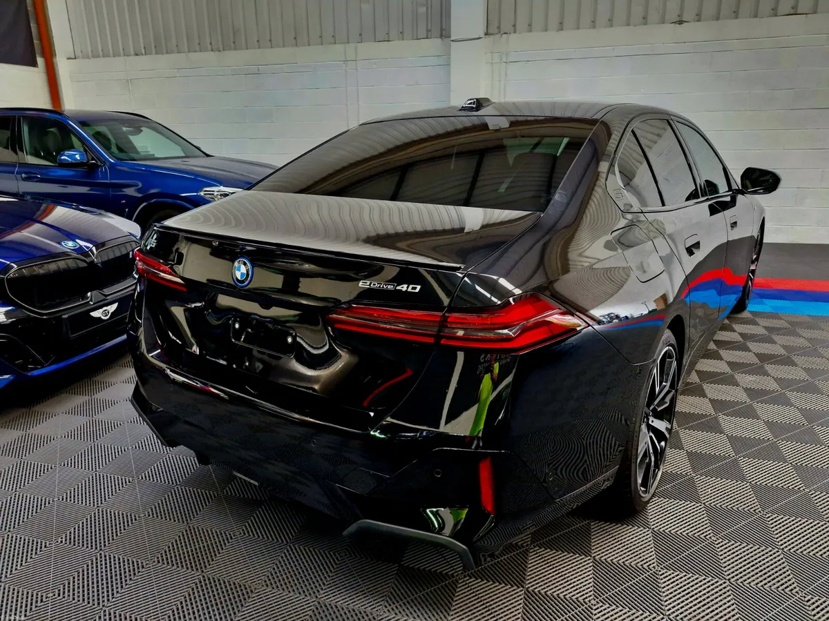 232 I5 40 M SPORT PRO (HIGH SPEC MODEL) - Image 4