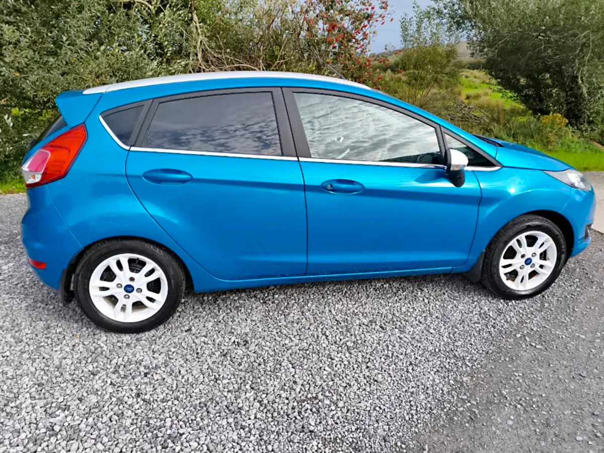 Ford fiesta - Image 2