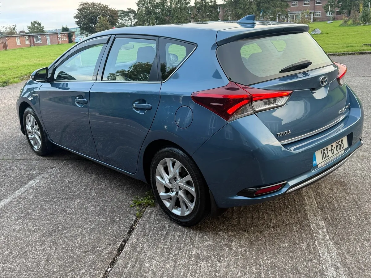 2016 Toyota Auris hybrid automatic immaculate - Image 4