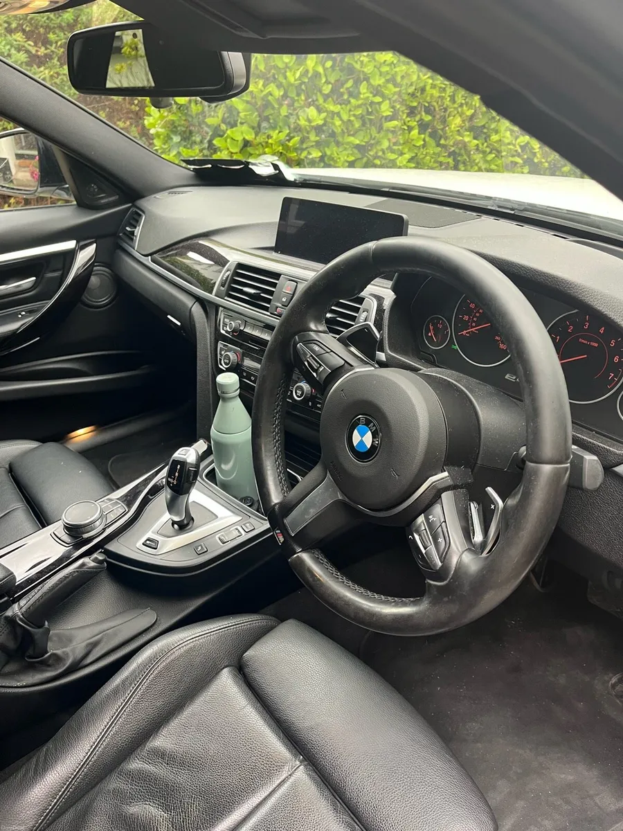 2017 BMW 330e M Sport - Image 6