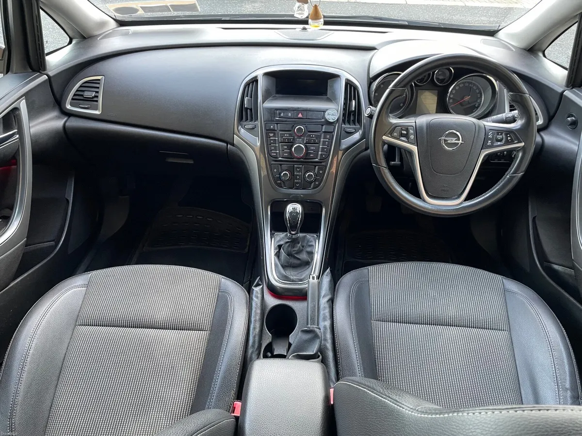 Opel Astra 2014, 1.2 diesel - Image 6