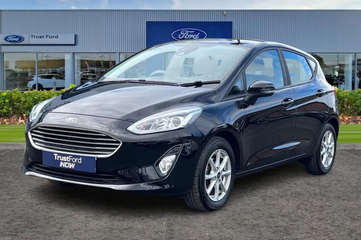 Ford Fiesta 1.1 Zetec Navigation 5dr - Image 5