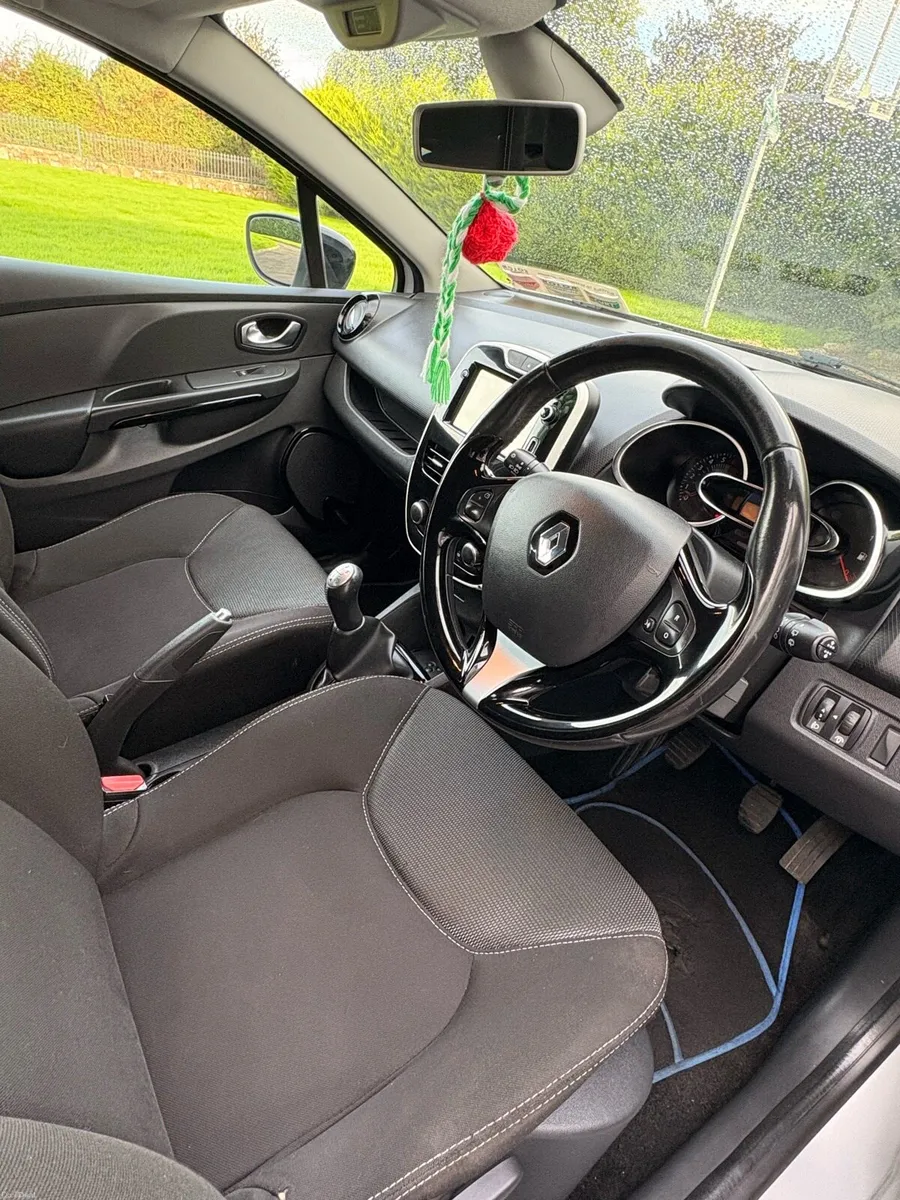 2016 Renault Clio 1.1 Dynamique Nav Petrol - Image 5