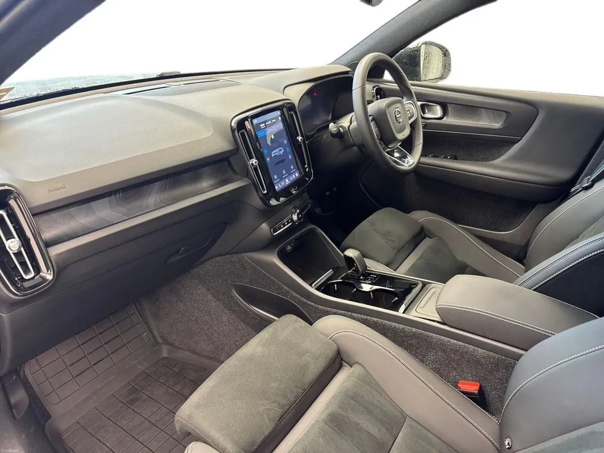 Volvo XC40 PLUS *WARRANTY 2029* €130 PER WEEK - Image 5