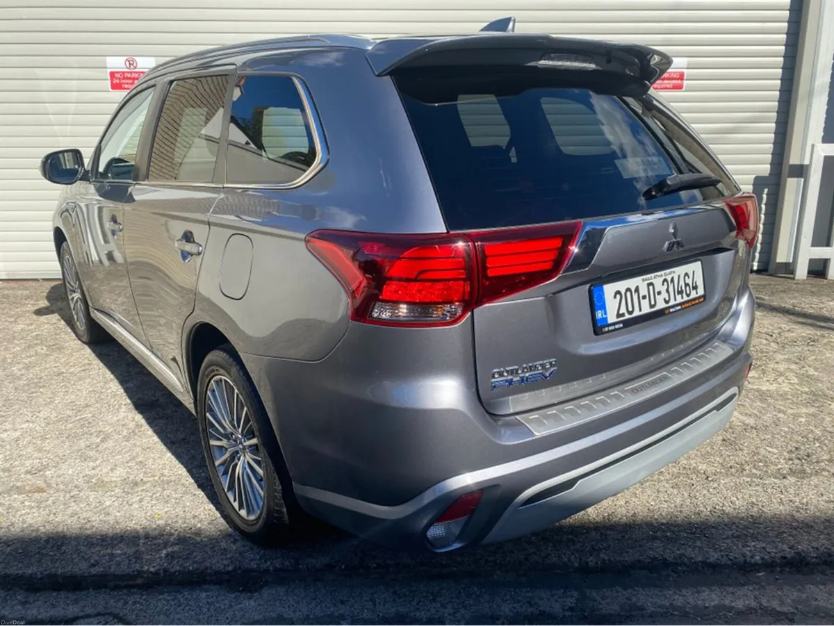 Mitsubishi Outlander 2.4 EXCEED PHEV @ Waltons Gar - Image 2