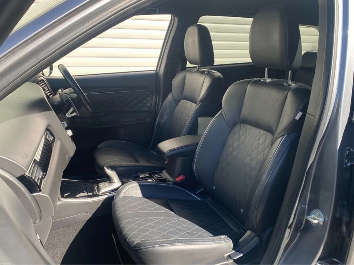 Mitsubishi Outlander 2.4 EXCEED PHEV @ Waltons Gar - Image 6
