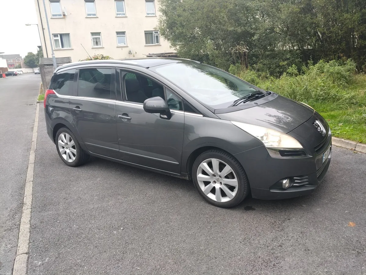 Peugeot 5008 2012 - Image 3