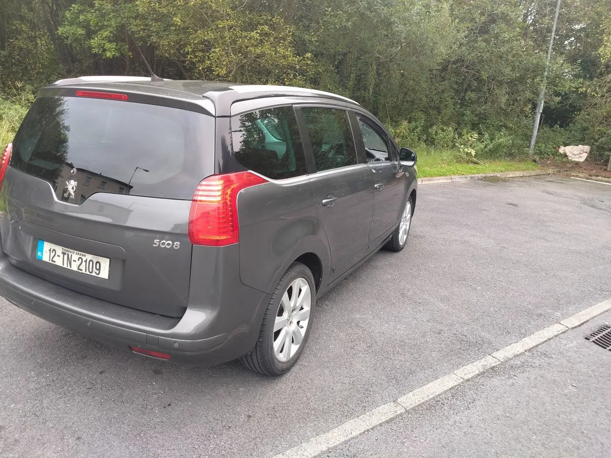 Peugeot 5008 2012 - Image 4