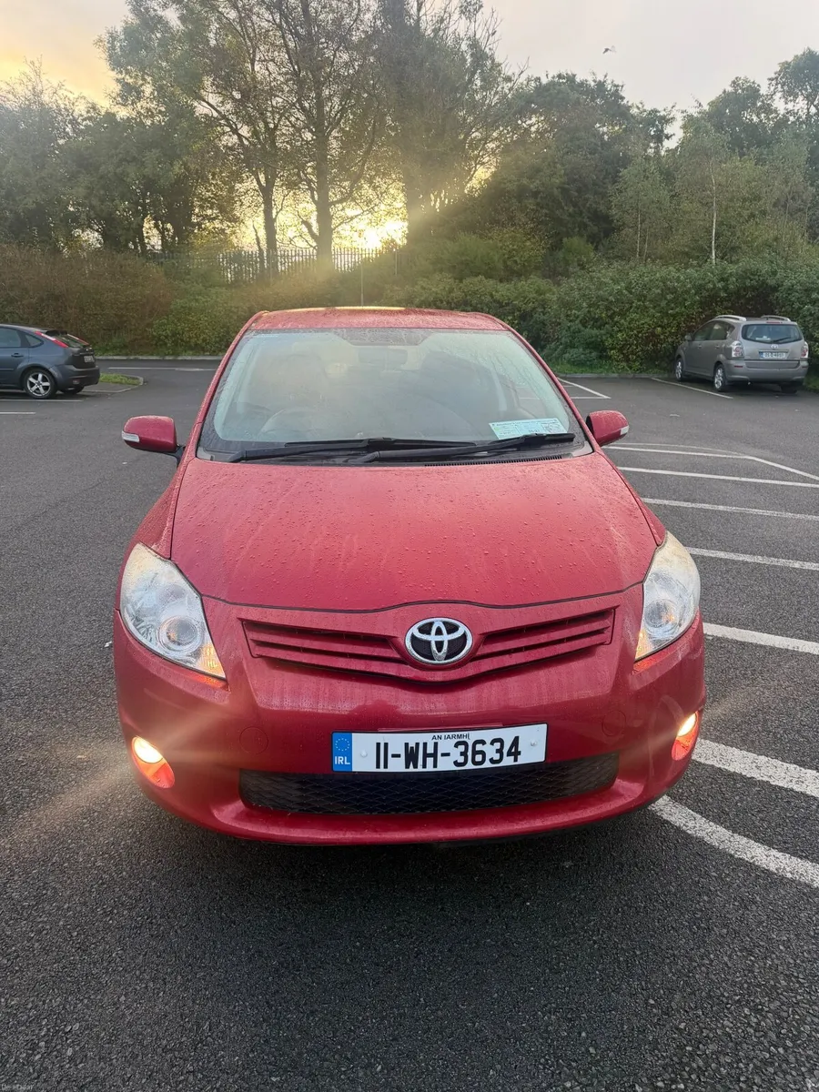 Toyota Auris 2011 - Image 1