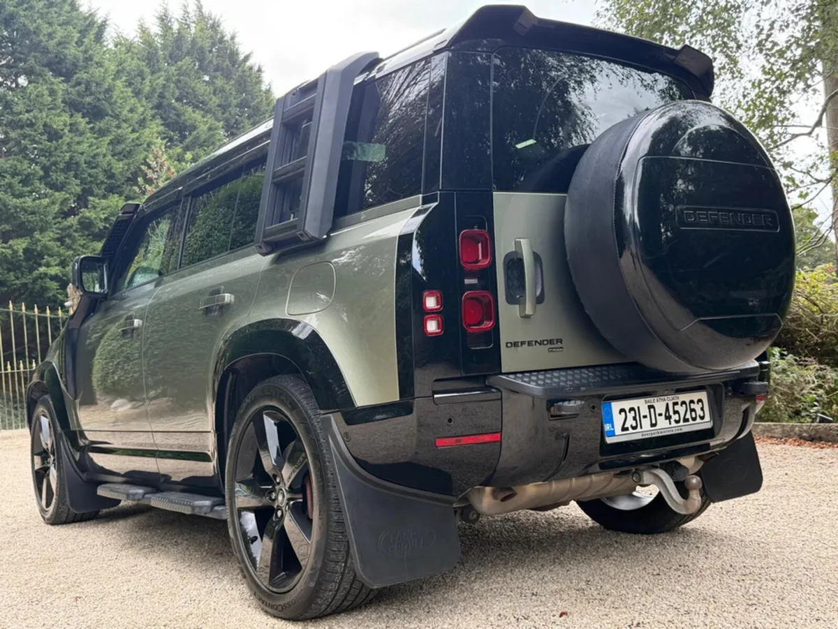 Land Rover Defender 110 X-DYNAMIC HSE *Colossal Sp - Image 6