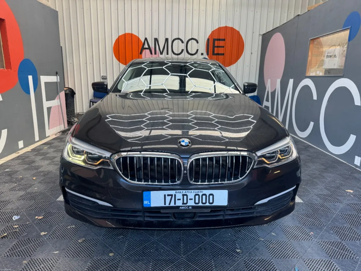 BMW 5-Series 2017 BMW 5 523D AUTOMATIC 2.0  / PARK - Image 2