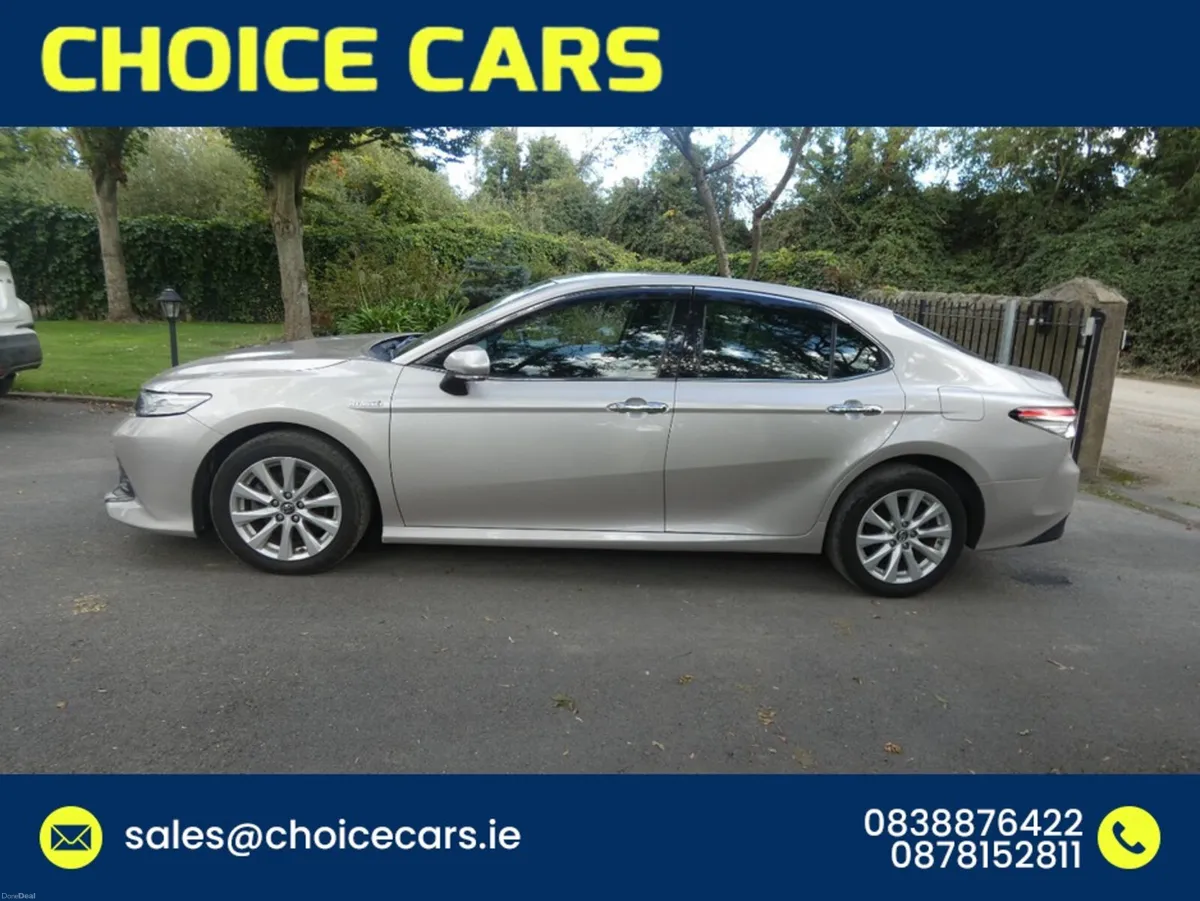 Toyota Camry 2.5 AUTO HYBRID - Image 3
