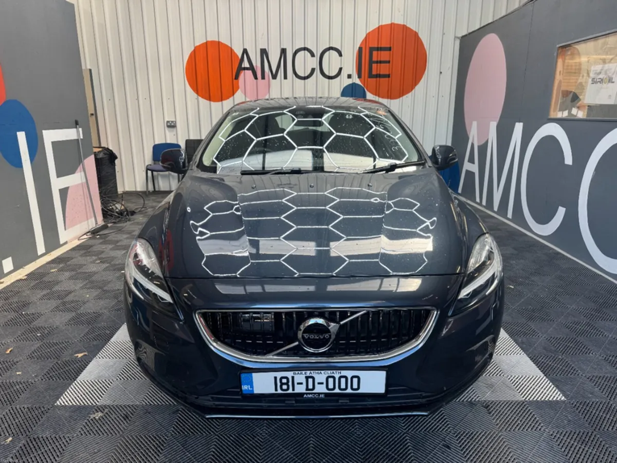 Volvo V40 2018 VOLVO V40 D4  2.0 AUTOMATIC / PARKI - Image 2