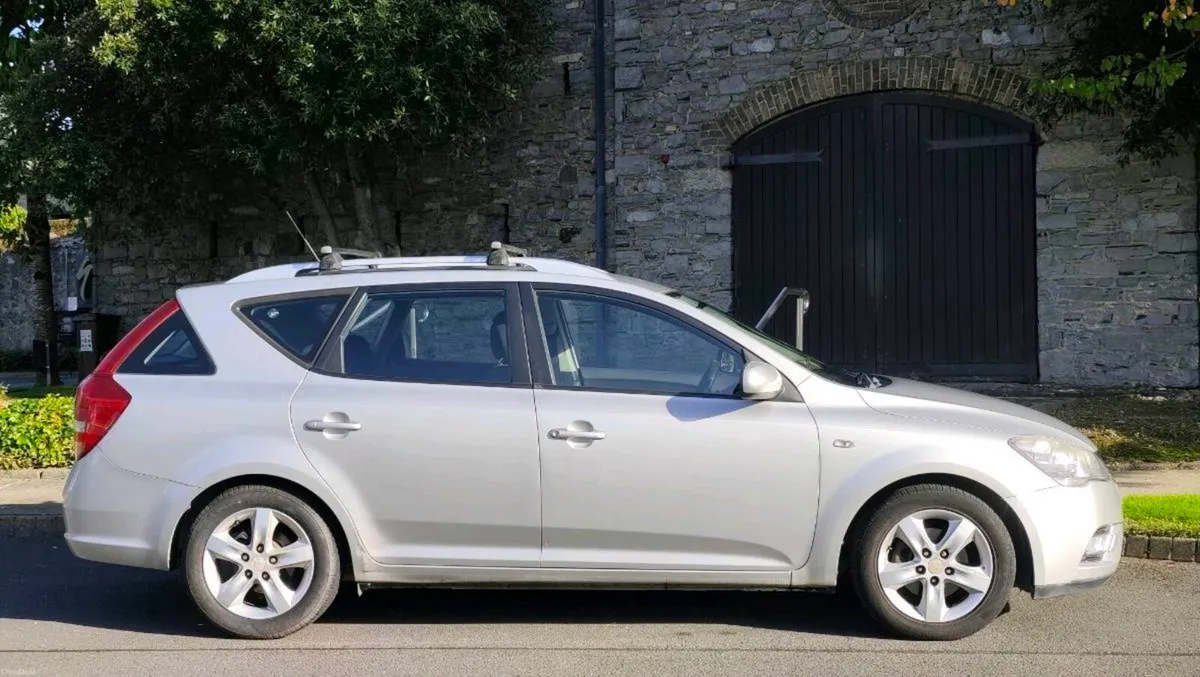Kia Ceed Estate - Image 2
