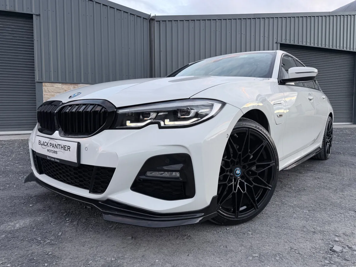 BMW 330e G20 221’ M SPORT Xdrive PHEV VERY LOW KM - Image 2