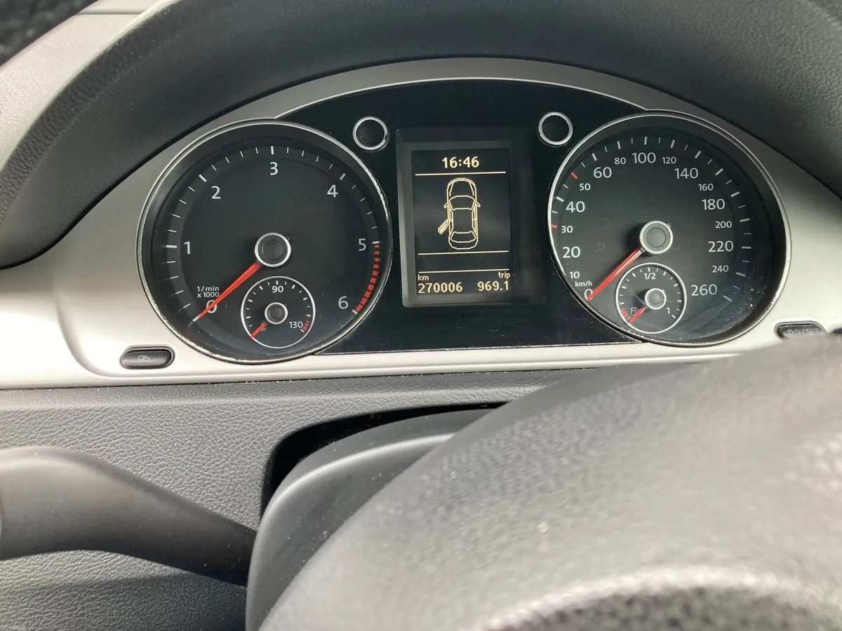 Volkswagen Passat 2012 - Image 6