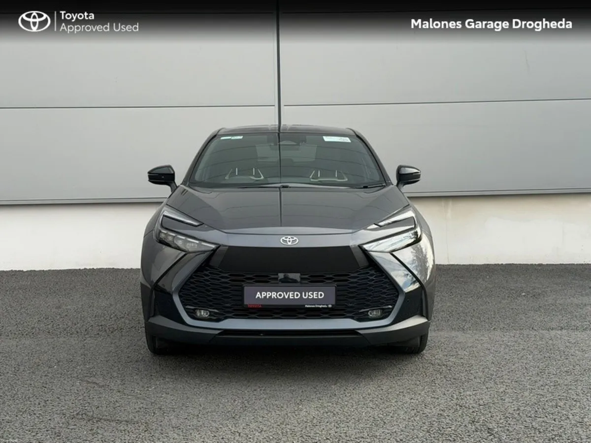 Toyota C-HR 1.8 Hybrid Sol *2 Free Service* Call N - Image 5