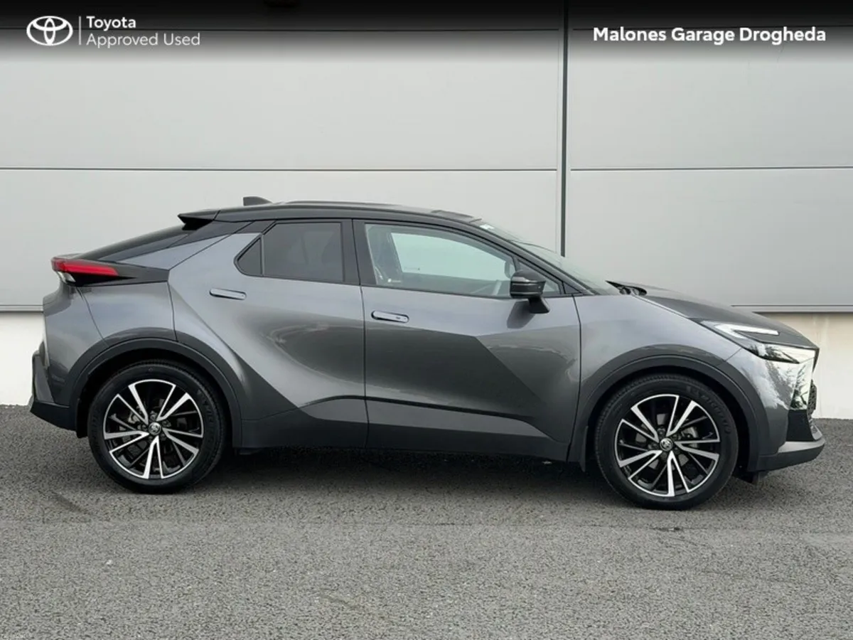 Toyota C-HR 1.8 Hybrid Sol *2 Free Service* Call N - Image 3