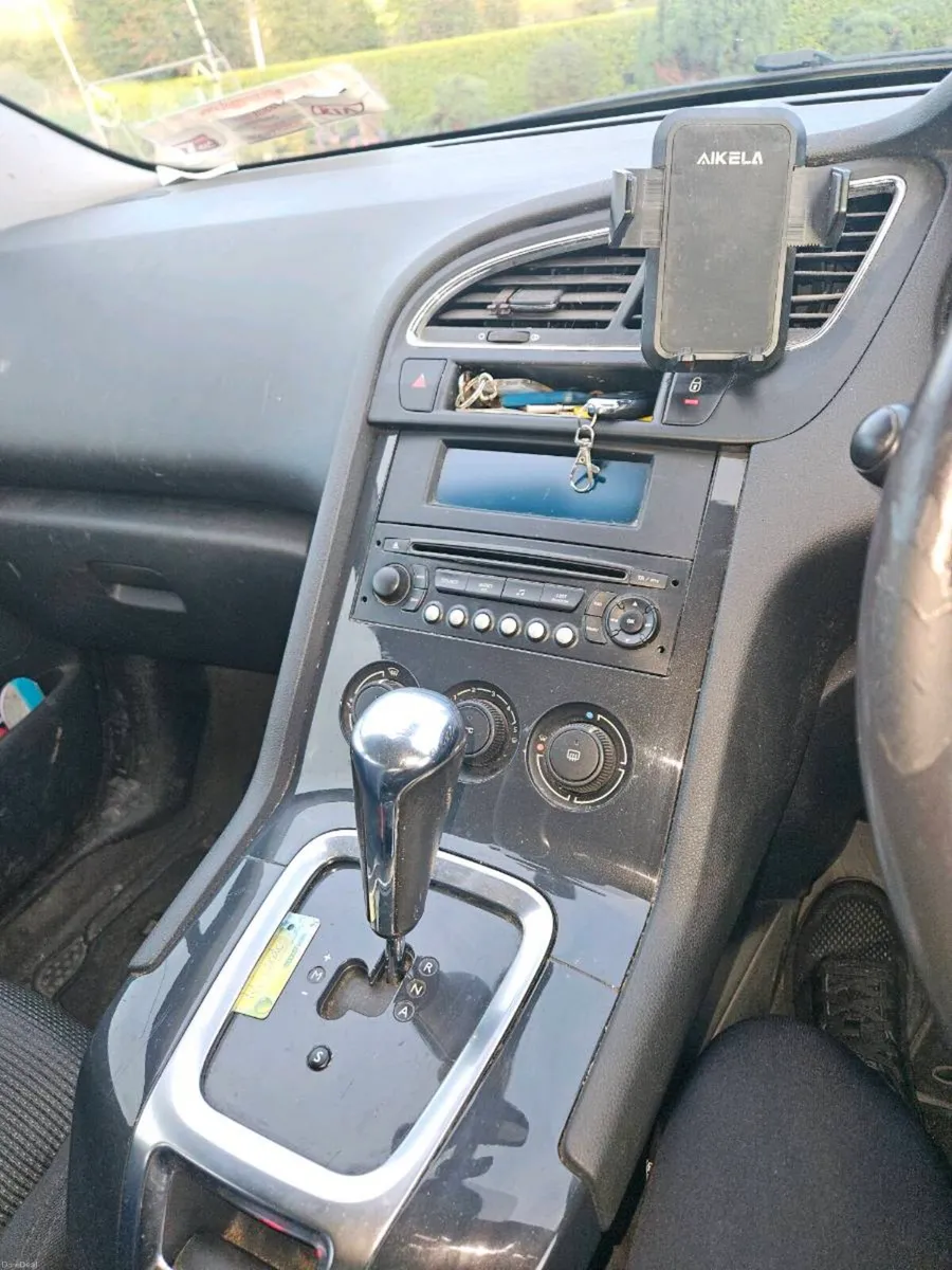 Car - Image 5
