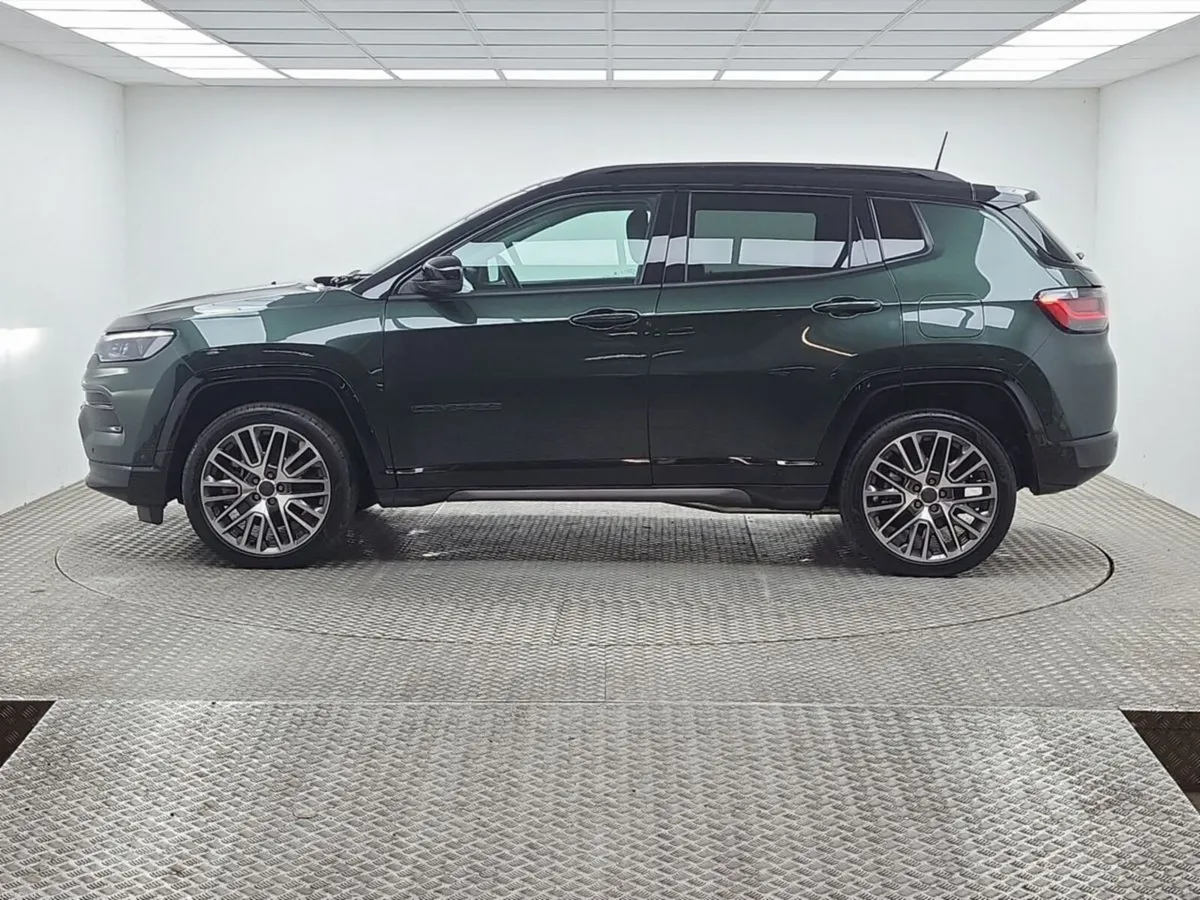 Jeep Compass TOP SPEC Summit with only delivery Km - Image 5