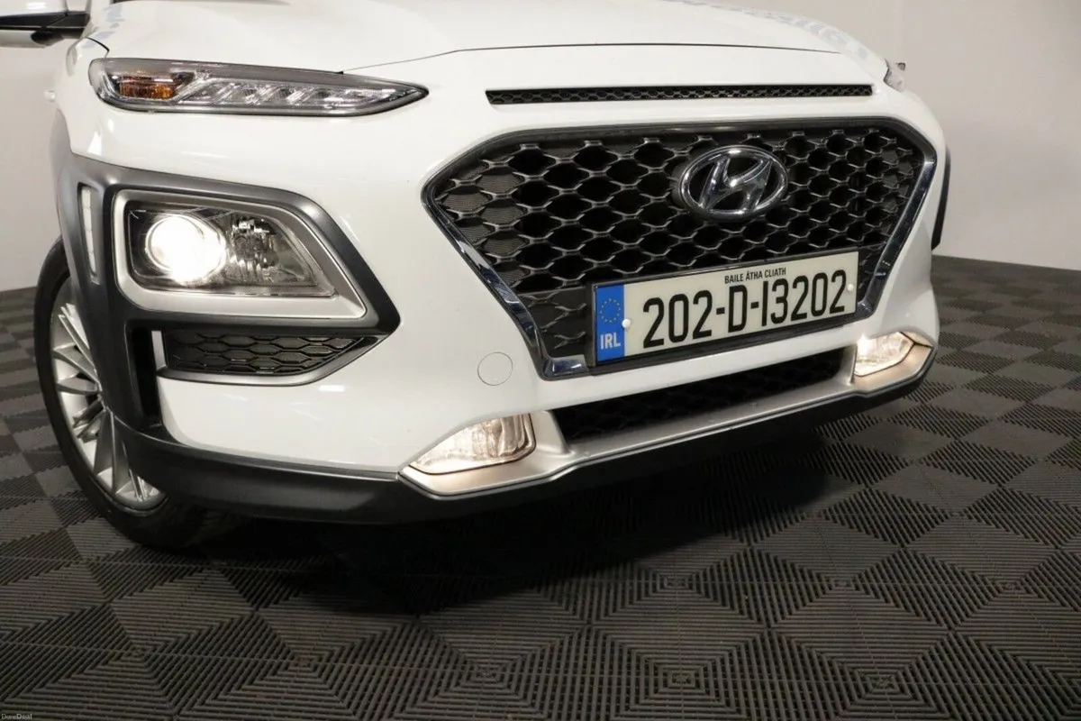 Hyundai KONA Executive Plus 1.0L Petrol Compact SU - Image 3