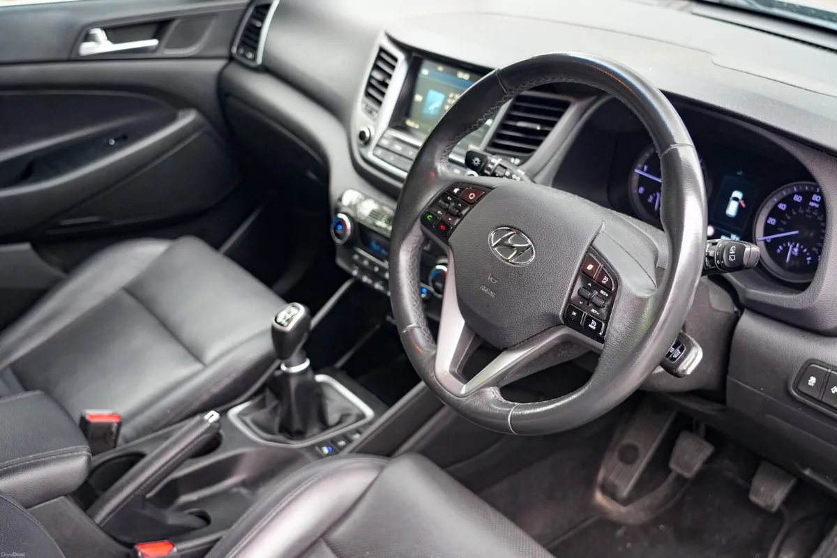 2017 Hyundai Tucson PREMIUM 1.7 Diesel Manual - Image 2