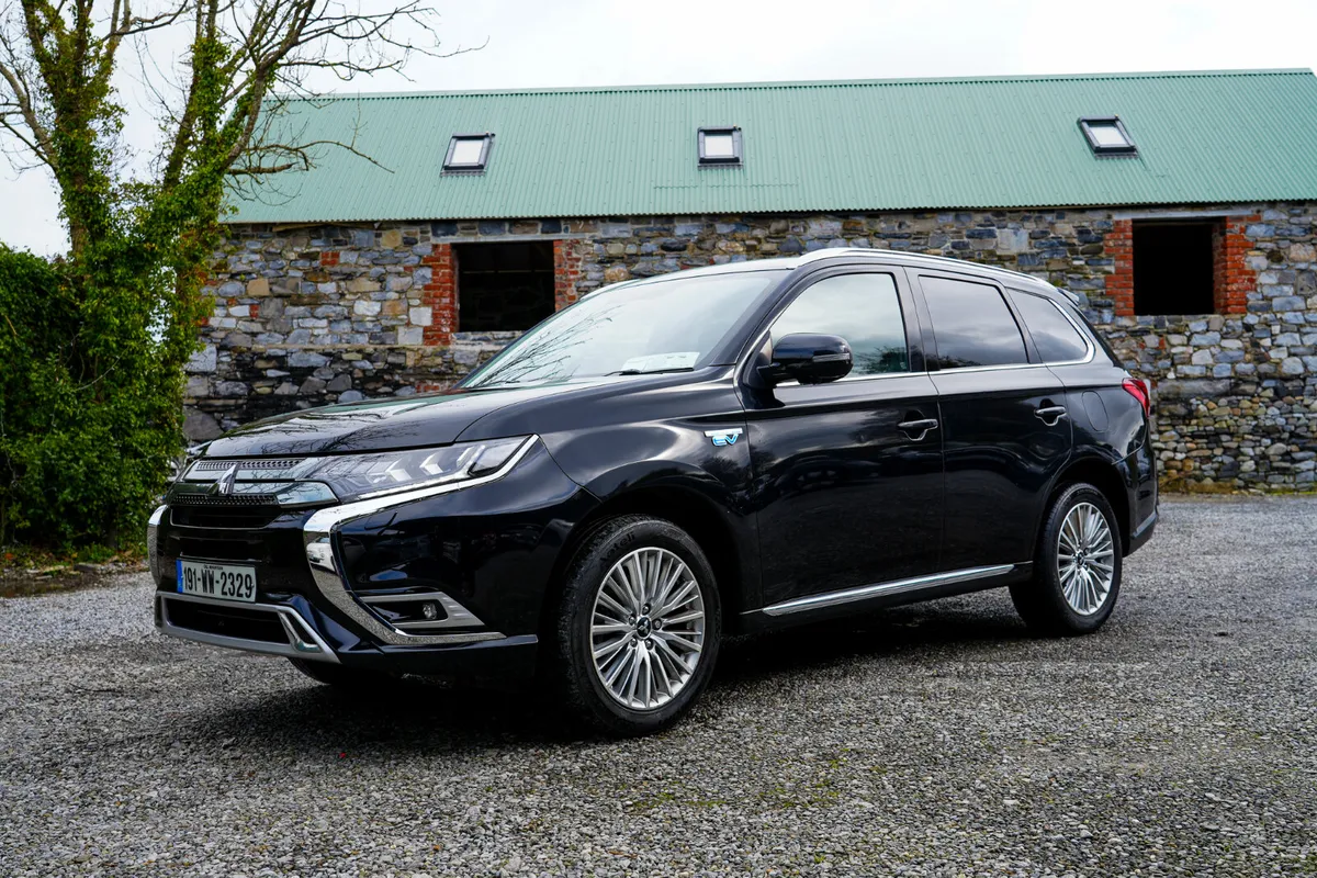 2019 Mitsubishi Outlander 2.4 Petrol PHEV - Image 5