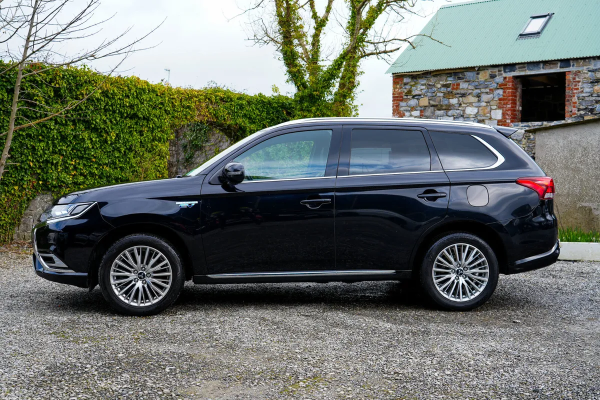 2019 Mitsubishi Outlander 2.4 Petrol PHEV - Image 6