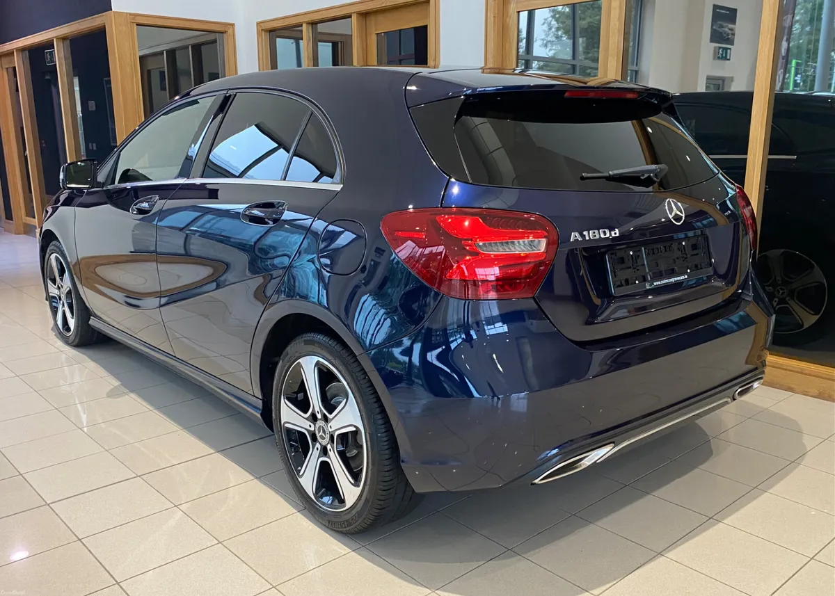 Mercedes-Benz A-Class 2018 A 180D URBAN A/T - Image 5