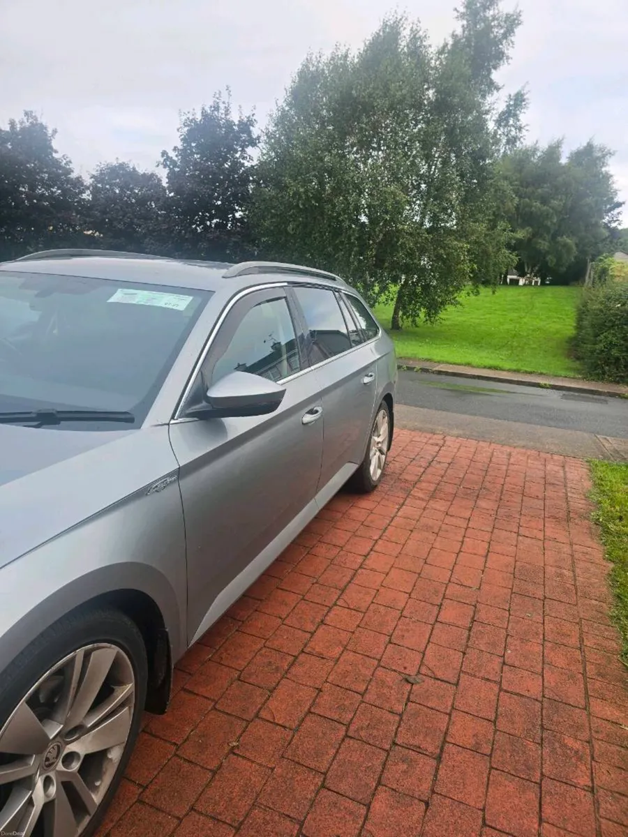 Skoda superb 3 automatic 2.0 diesel - Image 2