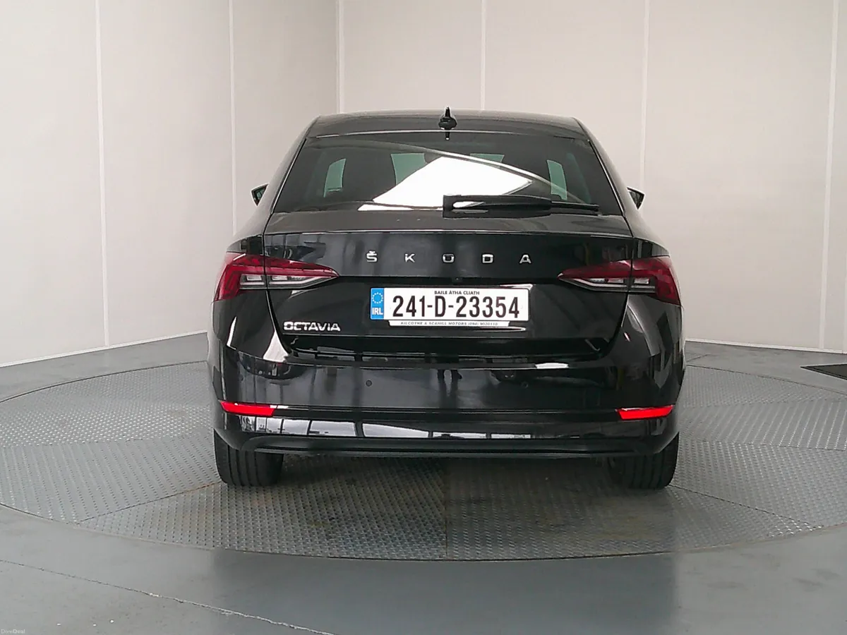 Skoda Octavia 2024 - Image 6