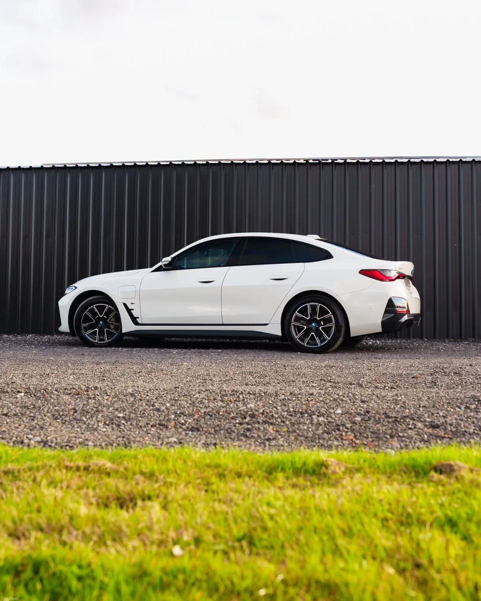 BMW i4 edrive35 M sport - Image 3