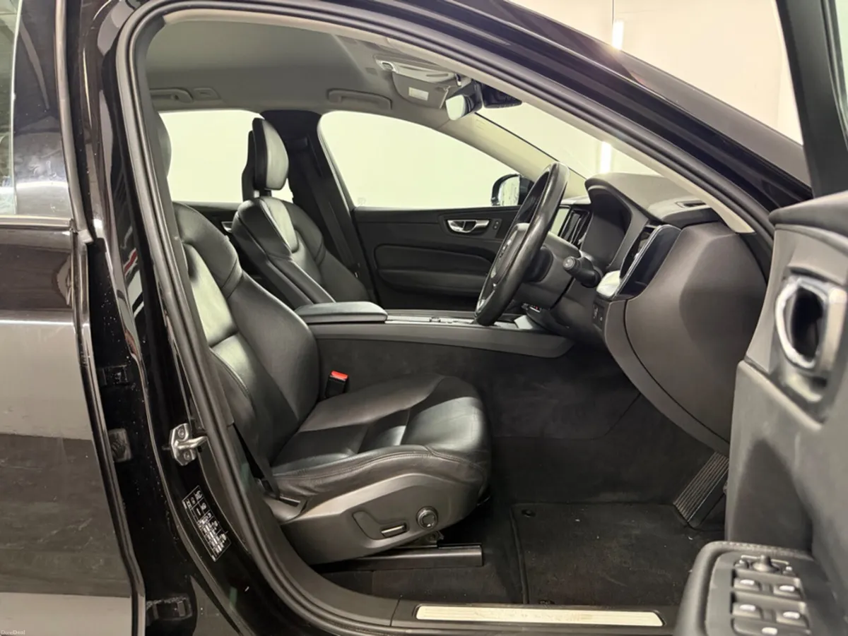 Volvo XC60 **MOMENTUM AWD MODEL**NCT03/28**MULTI S - Image 5