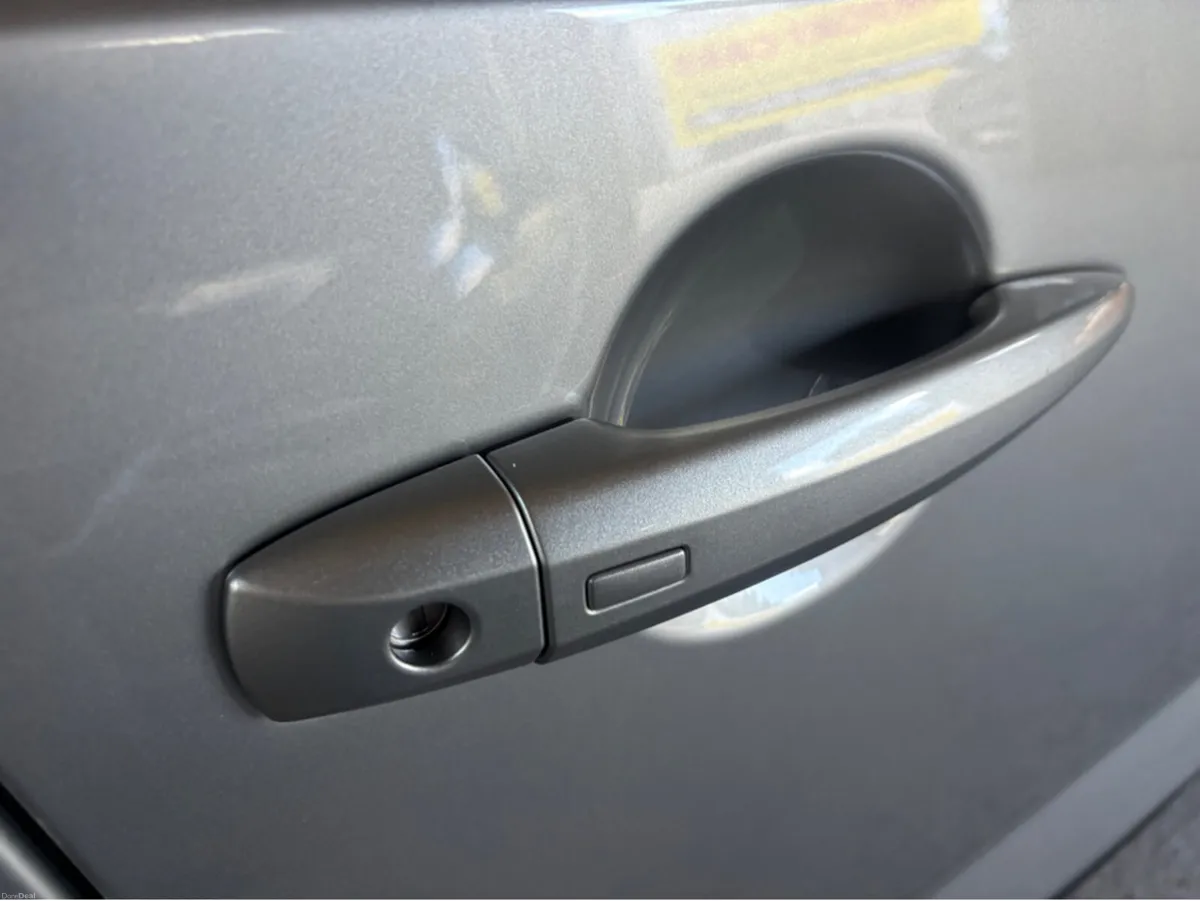 Nissan Qashqai EPOWER SV 4DR AUTO - Image 2
