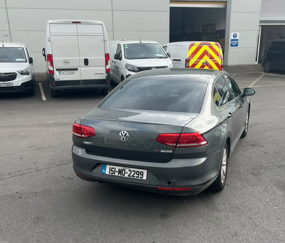 Volkwagen Passat *NEW NCT, LOW MILEAGE* - Image 6