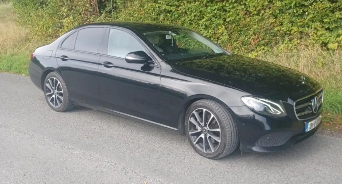 Mercedes-Benz E-Class E220cdi Avantgarde Automatic - Image 2