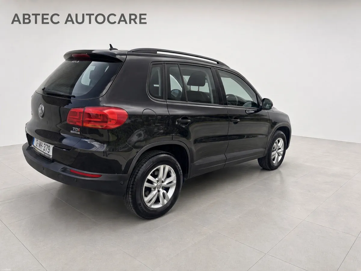 Volkswagen Tiguan 2012 - Image 2